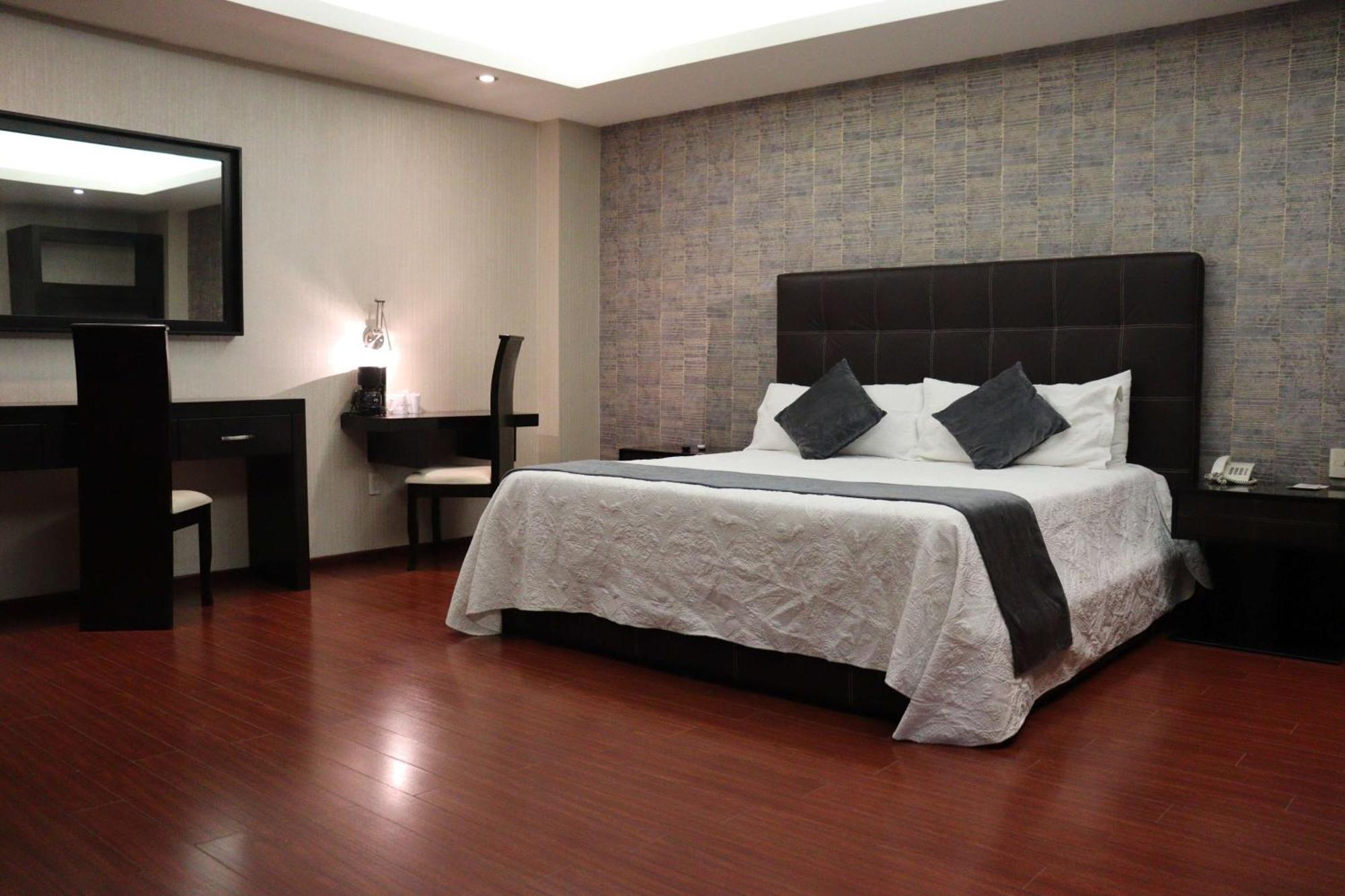 Wyndham Garden Aguascalientes Hotel & Casino Exteriör bild